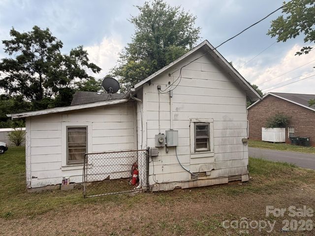 430 E D Street, Newton, NC 28658