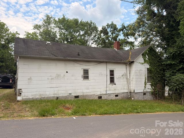430 E D Street, Newton, NC 28658