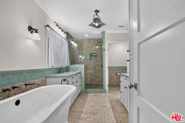 12151 La Maida Street, Valley Village, CA 91607