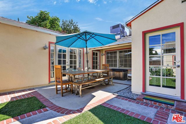 12151 La Maida Street, Valley Village, CA 91607