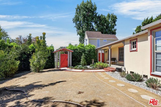 12151 La Maida Street, Valley Village, CA 91607