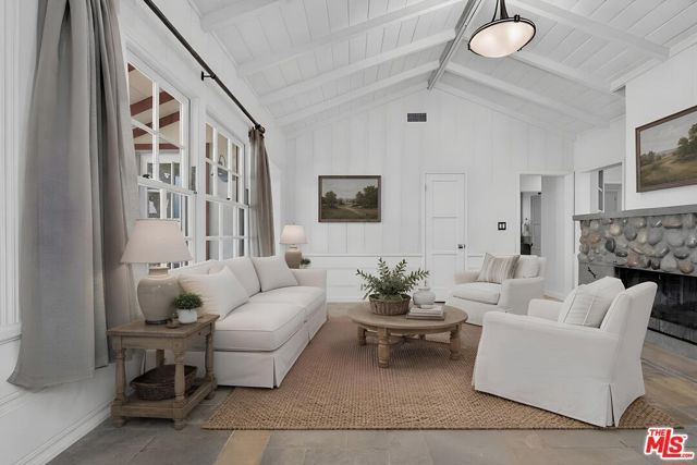 12151 La Maida Street, Valley Village, CA 91607
