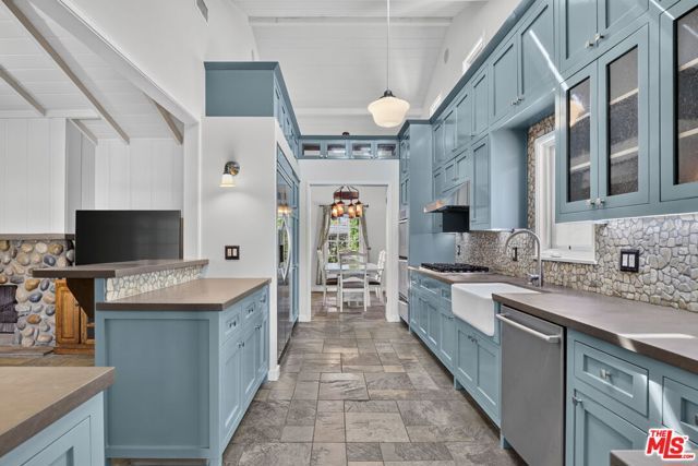 12151 La Maida Street, Valley Village, CA 91607