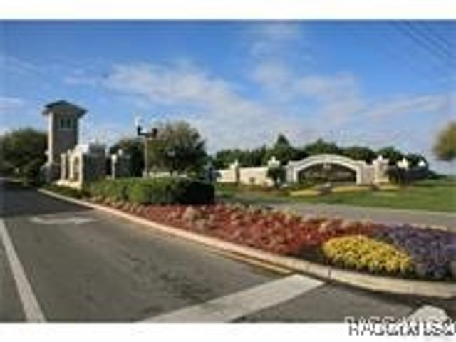 3201 N Canterbury Lake Drive, Hernando, FL 34442