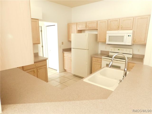 3201 N Canterbury Lake Drive, Hernando, FL 34442