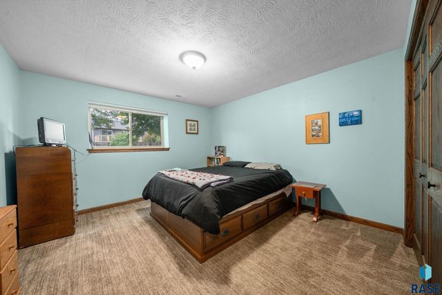 2317 S Katie Ave Avenue, Sioux Falls, SD 57106