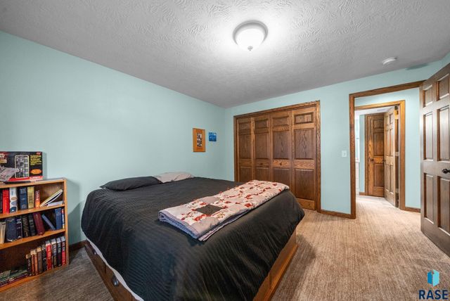 2317 S Katie Ave Avenue, Sioux Falls, SD 57106