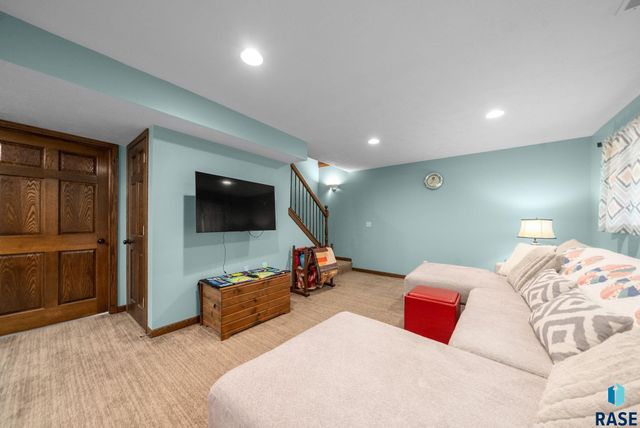 2317 S Katie Ave Avenue, Sioux Falls, SD 57106