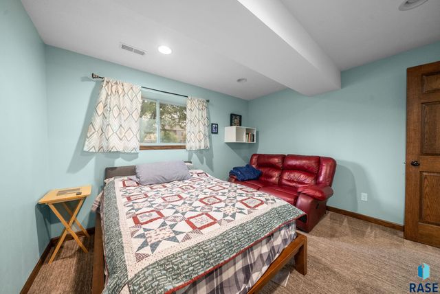 2317 S Katie Ave Avenue, Sioux Falls, SD 57106