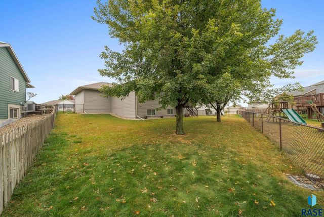 2317 S Katie Ave Avenue, Sioux Falls, SD 57106