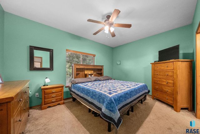 2317 S Katie Ave Avenue, Sioux Falls, SD 57106