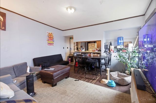 2342 Stratford Avenue, Cincinnati, OH 45219