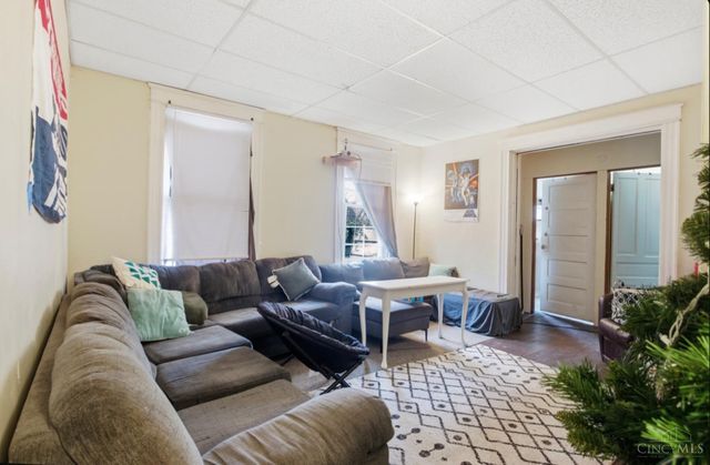 2342 Stratford Avenue, Cincinnati, OH 45219