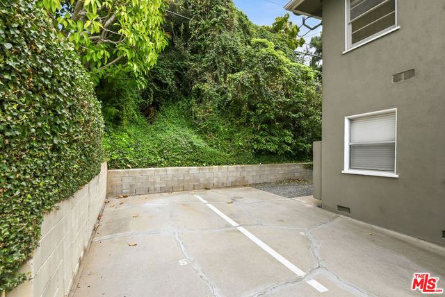 1944 S Beverly Glen Boulevard 3, Los Angeles, CA 90025