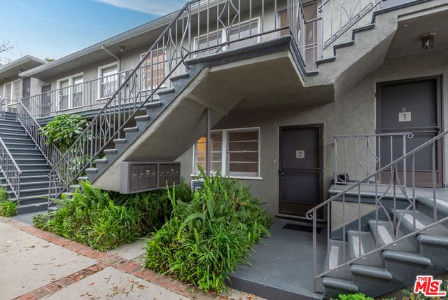 1944 S Beverly Glen Boulevard 3, Los Angeles, CA 90025