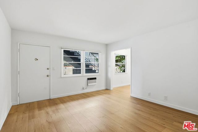 1944 S Beverly Glen Boulevard 3, Los Angeles, CA 90025