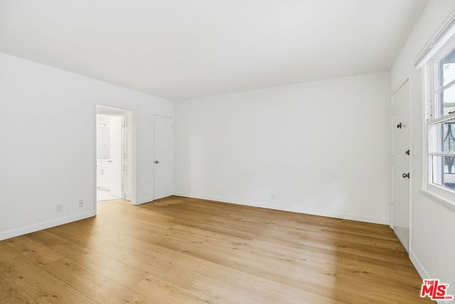 1944 S Beverly Glen Boulevard 3, Los Angeles, CA 90025