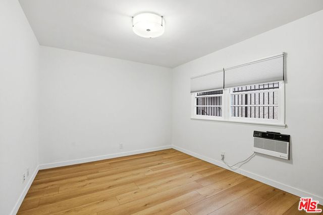 1944 S Beverly Glen Boulevard 3, Los Angeles, CA 90025
