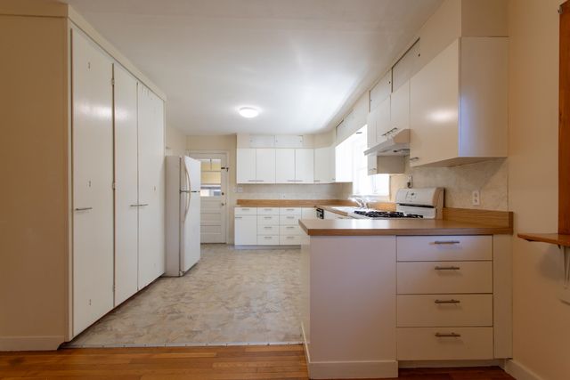 16 Tuck Road, Hampton, NH 03842