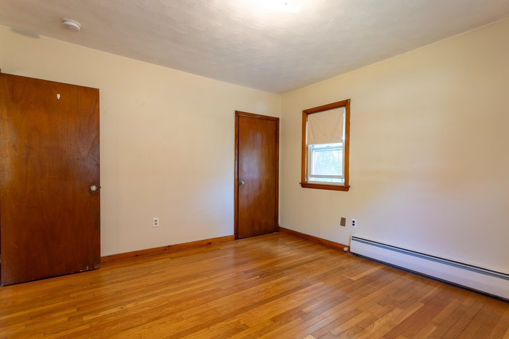 Image 16 of property listing at 16 Tuck Road, Hampton, NH 03842