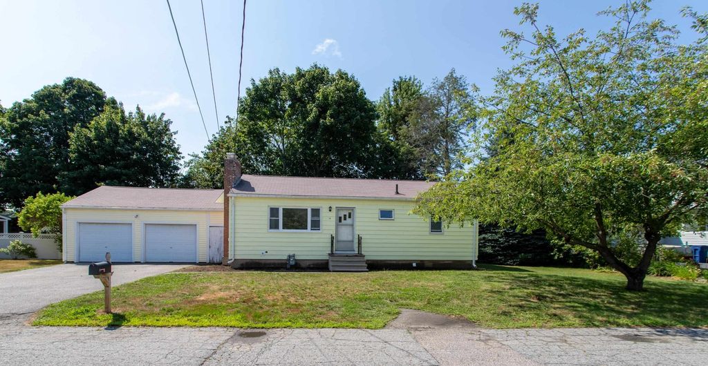 Image 21 of property listing at 16 Tuck Road, Hampton, NH 03842