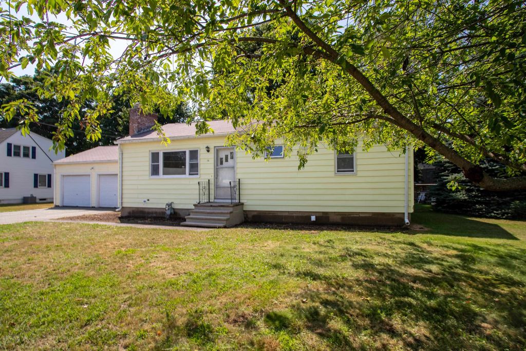 Image 22 of property listing at 16 Tuck Road, Hampton, NH 03842