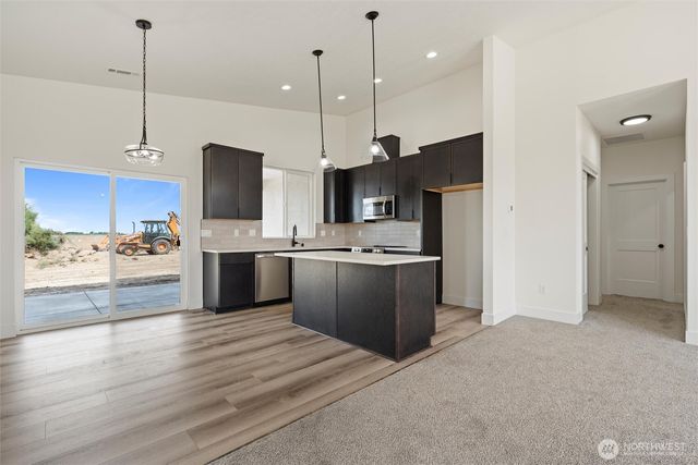 1151 E Mt Hood Street, Othello, WA 99344