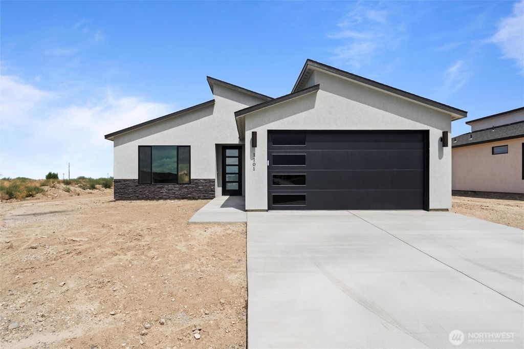 1151 E Mt Hood Street, Othello, WA 99344