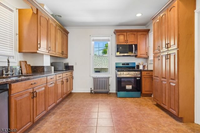 26 Lafayette Ave, East Orange City, NJ 07017