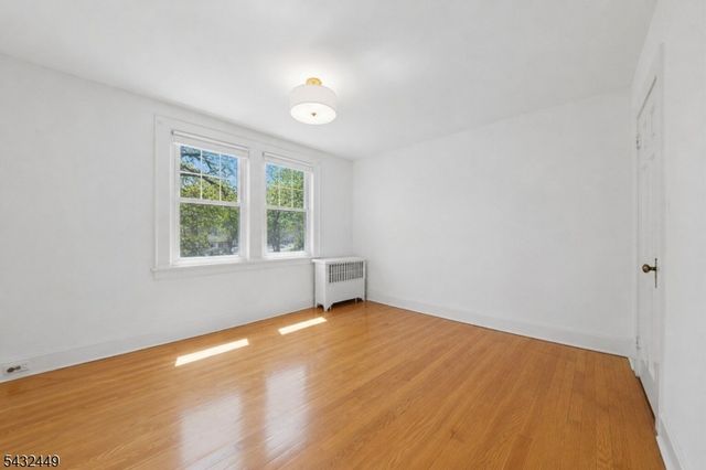 26 Lafayette Ave, East Orange City, NJ 07017