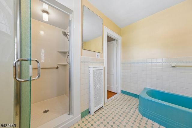 26 Lafayette Ave, East Orange City, NJ 07017