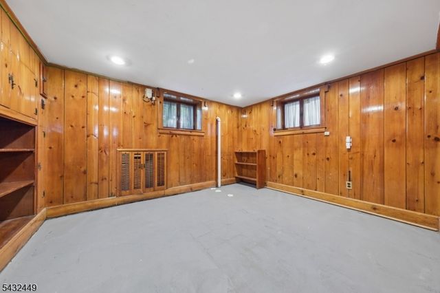 26 Lafayette Ave, East Orange City, NJ 07017