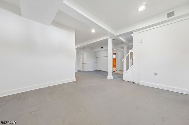26 Lafayette Ave, East Orange City, NJ 07017
