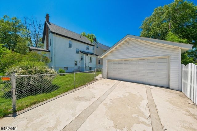 26 Lafayette Ave, East Orange City, NJ 07017