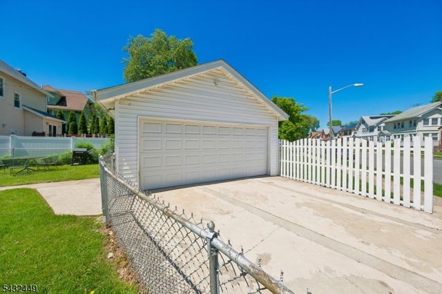 26 Lafayette Ave, East Orange City, NJ 07017