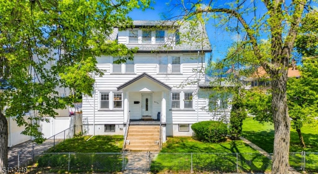 26 Lafayette Ave, East Orange City, NJ 07017