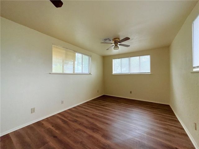 4725 Wynona Dr, Corpus Christi, TX 78411