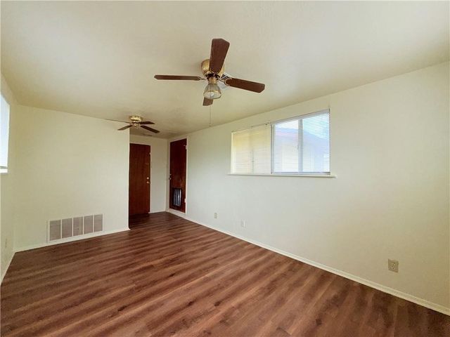 4725 Wynona Dr, Corpus Christi, TX 78411