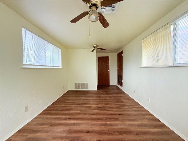 4725 Wynona Dr, Corpus Christi, TX 78411