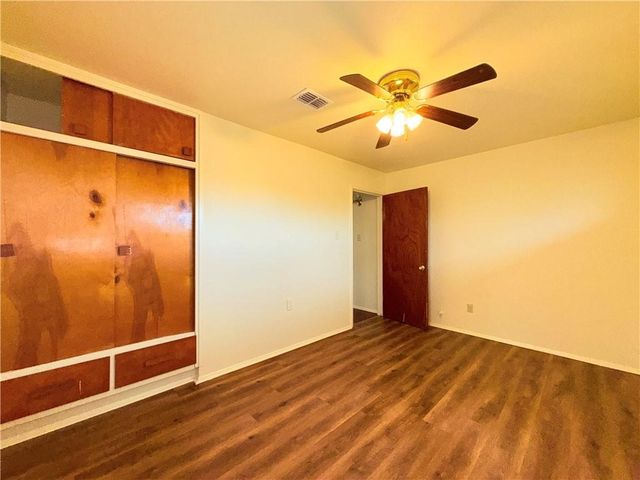 4725 Wynona Dr, Corpus Christi, TX 78411