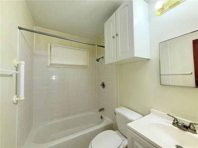 4725 Wynona Dr, Corpus Christi, TX 78411
