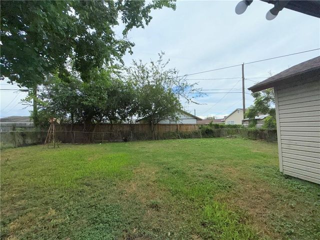 4725 Wynona Dr, Corpus Christi, TX 78411