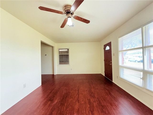 4725 Wynona Dr, Corpus Christi, TX 78411