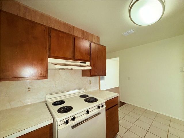 4725 Wynona Dr, Corpus Christi, TX 78411
