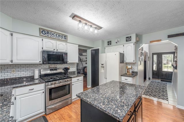 21573 Montclare Boulevard, Strongsville, OH 44149