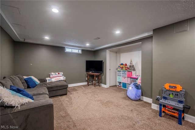 21573 Montclare Boulevard, Strongsville, OH 44149