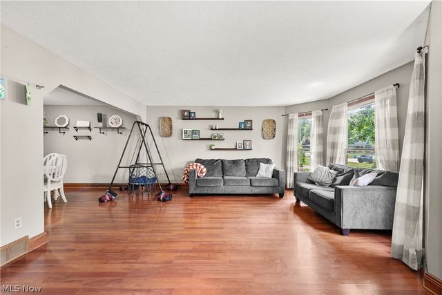 21573 Montclare Boulevard, Strongsville, OH 44149