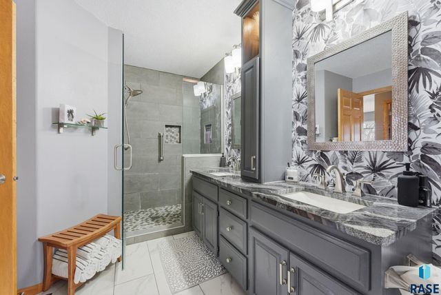 1639 Cactus Dr Drive, Sioux Falls, SD 57110