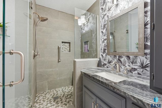 1639 Cactus Dr Drive, Sioux Falls, SD 57110