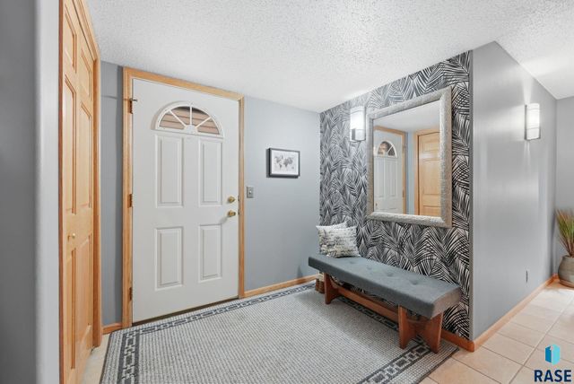 1639 Cactus Dr Drive, Sioux Falls, SD 57110